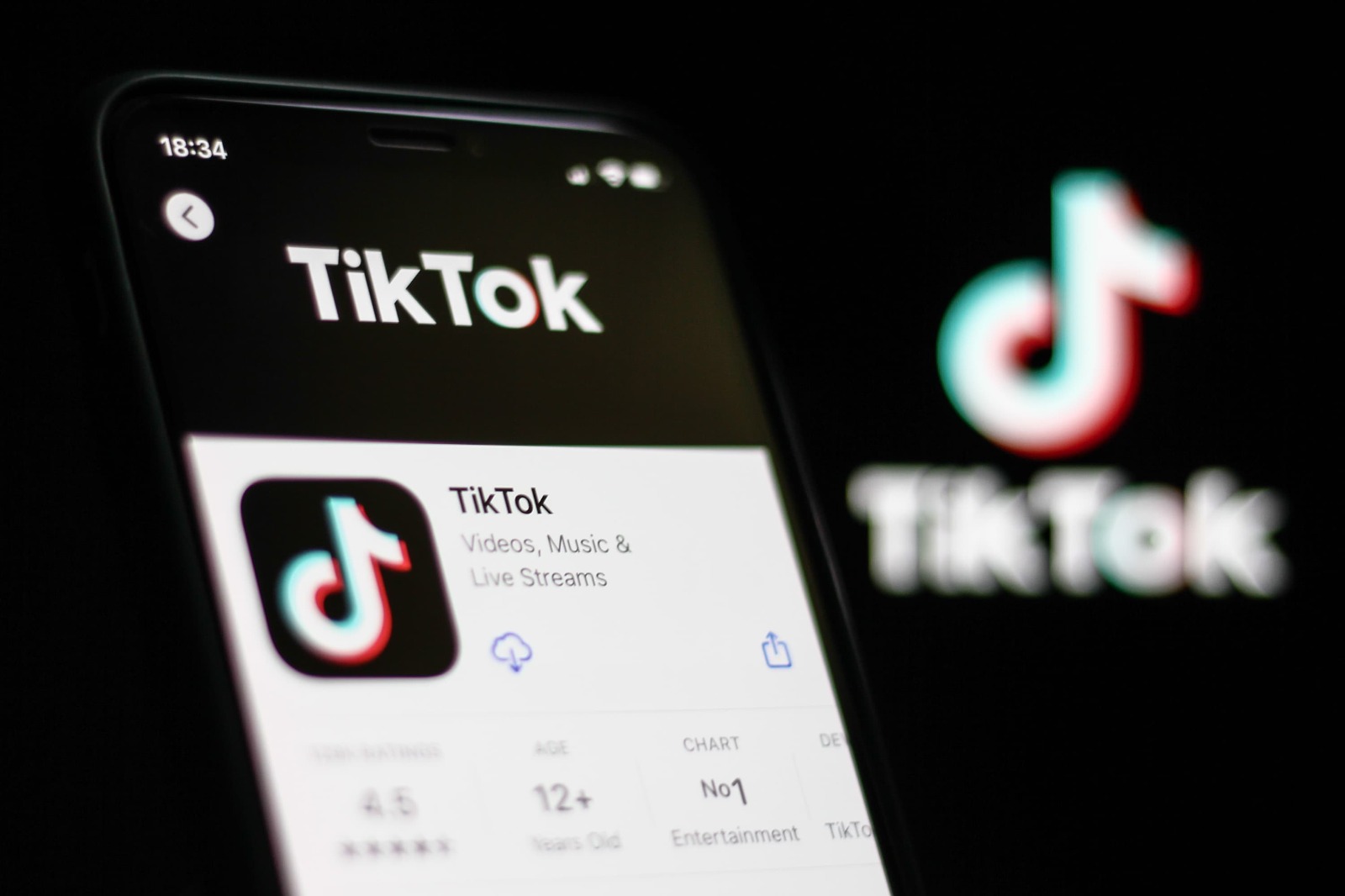 "TikTok" 2.4 milyon dollar cərimələndi