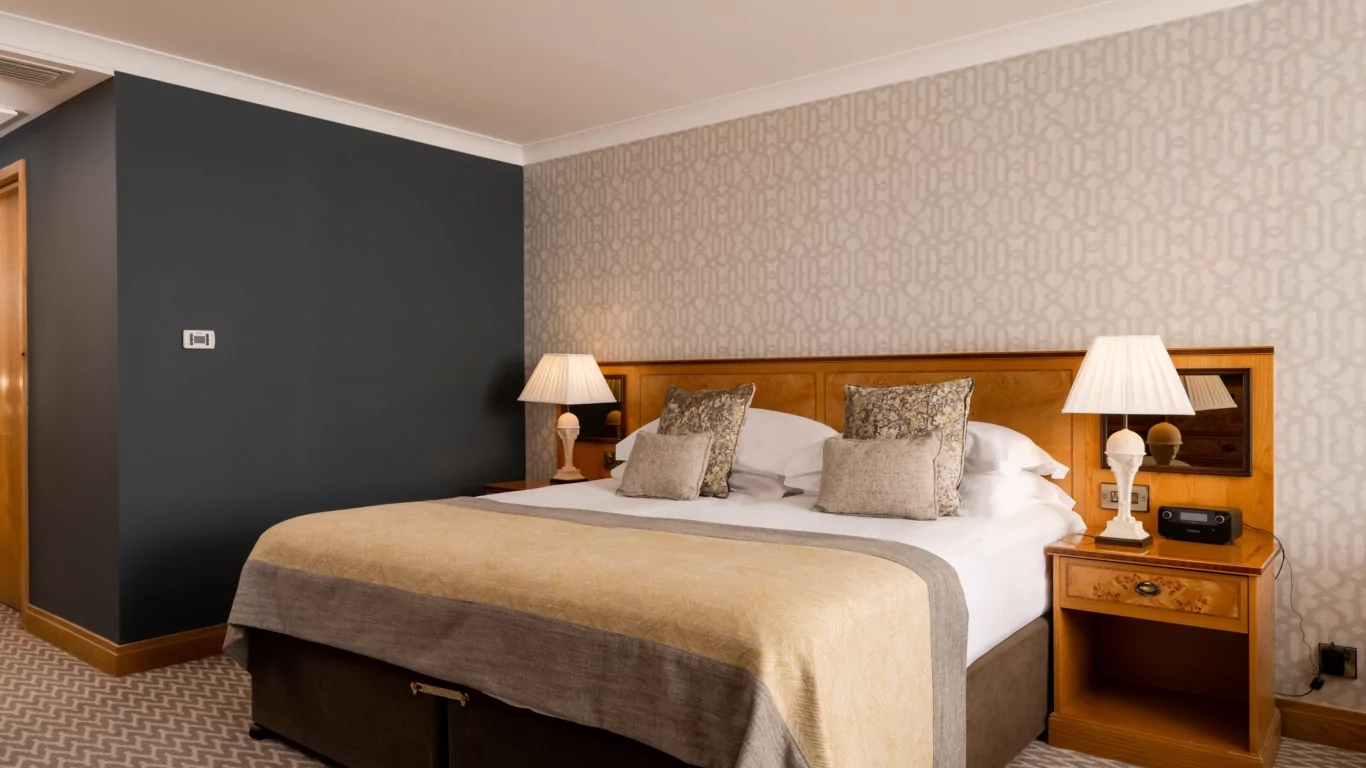 Azərbaycanın məşhur hotelində qadın vəhşicəsinə döyüldü