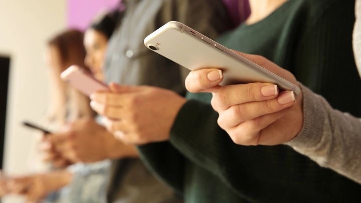 Sosial mediadan asılı olmaq bunlara səbəb olur