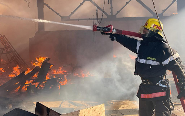 Bakıda yaşayış binasında yanğın, 10 nəfər təxliyə olundu