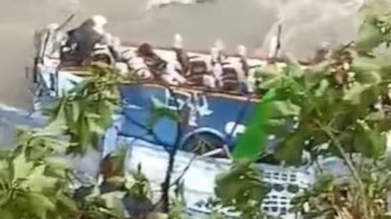 Nepalda sərnişin avtobusu çaya aşdı - Xeyli insan öldü