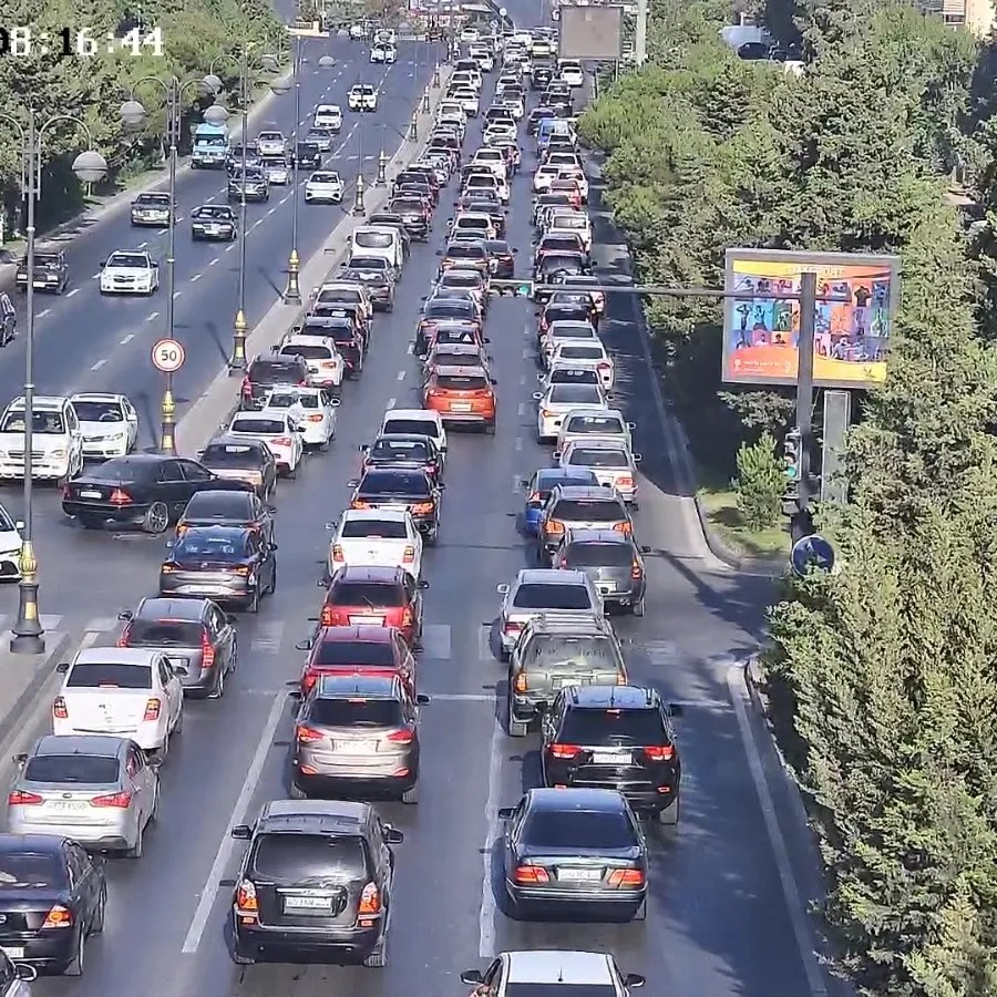 Bakıda bəzi yollarda sıxlıq var - SİYAHI