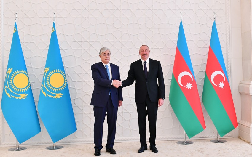 Tokayev İlham Əliyevə zəng etdi
