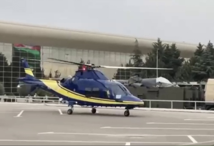 İtaliya istehsalı olan helikopter Bakıda eniş etdi: "ADEX"də təqdim olunacaq