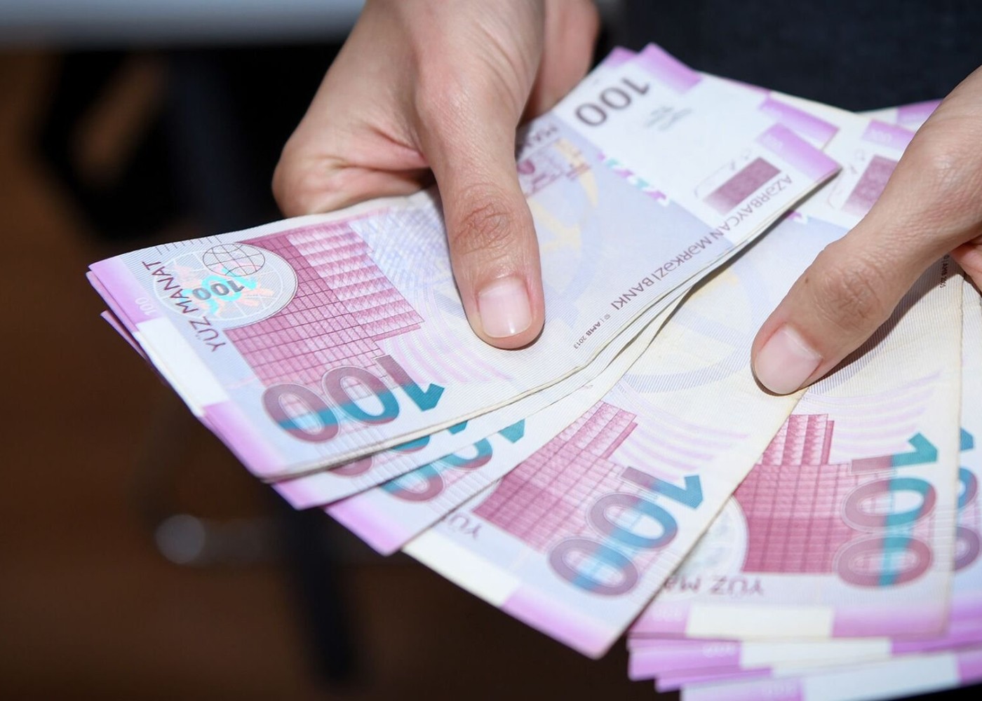 Dələduzluq yolu ilə hesabına 10 min manat ödətdirməkdə şübhəli bilinən şəxs saxlanıldı