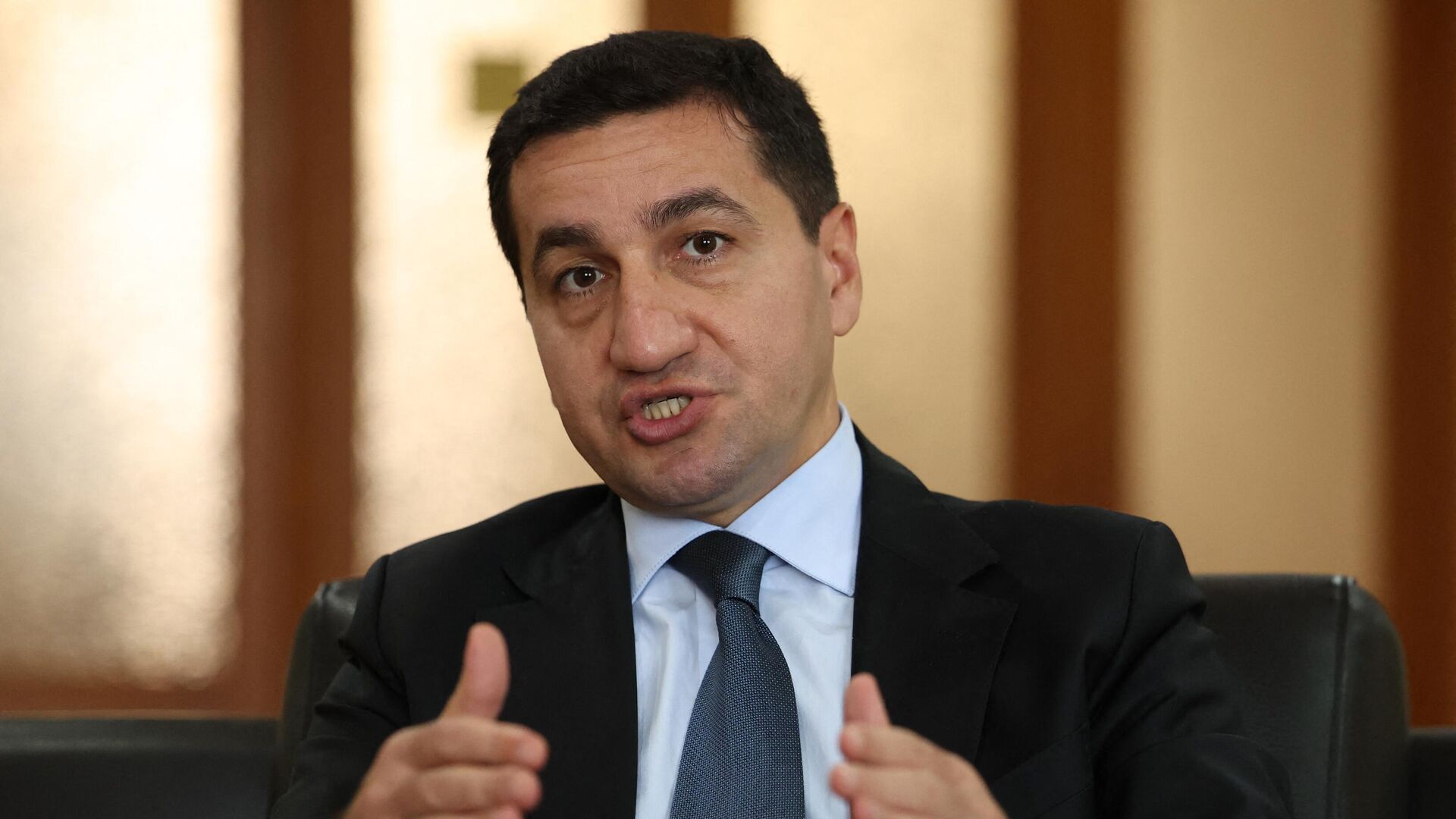 Hikmət Hacıyev: Ermənistanla Azərbaycan arasında danışıqlarda üçüncü ölkəyə ehtiyac yoxdur