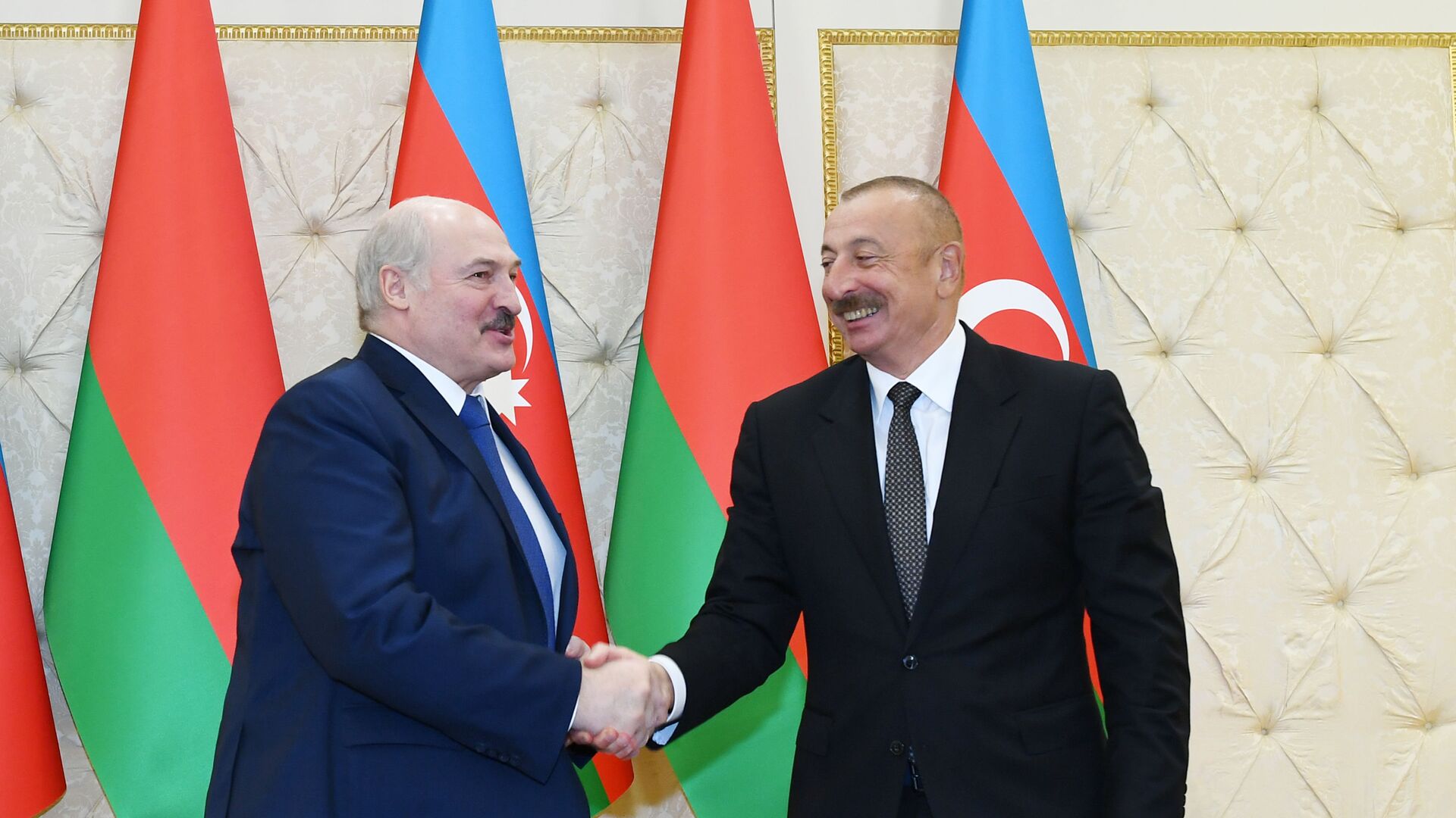 Lukaşenko İlham Əliyevi təbrik etdi