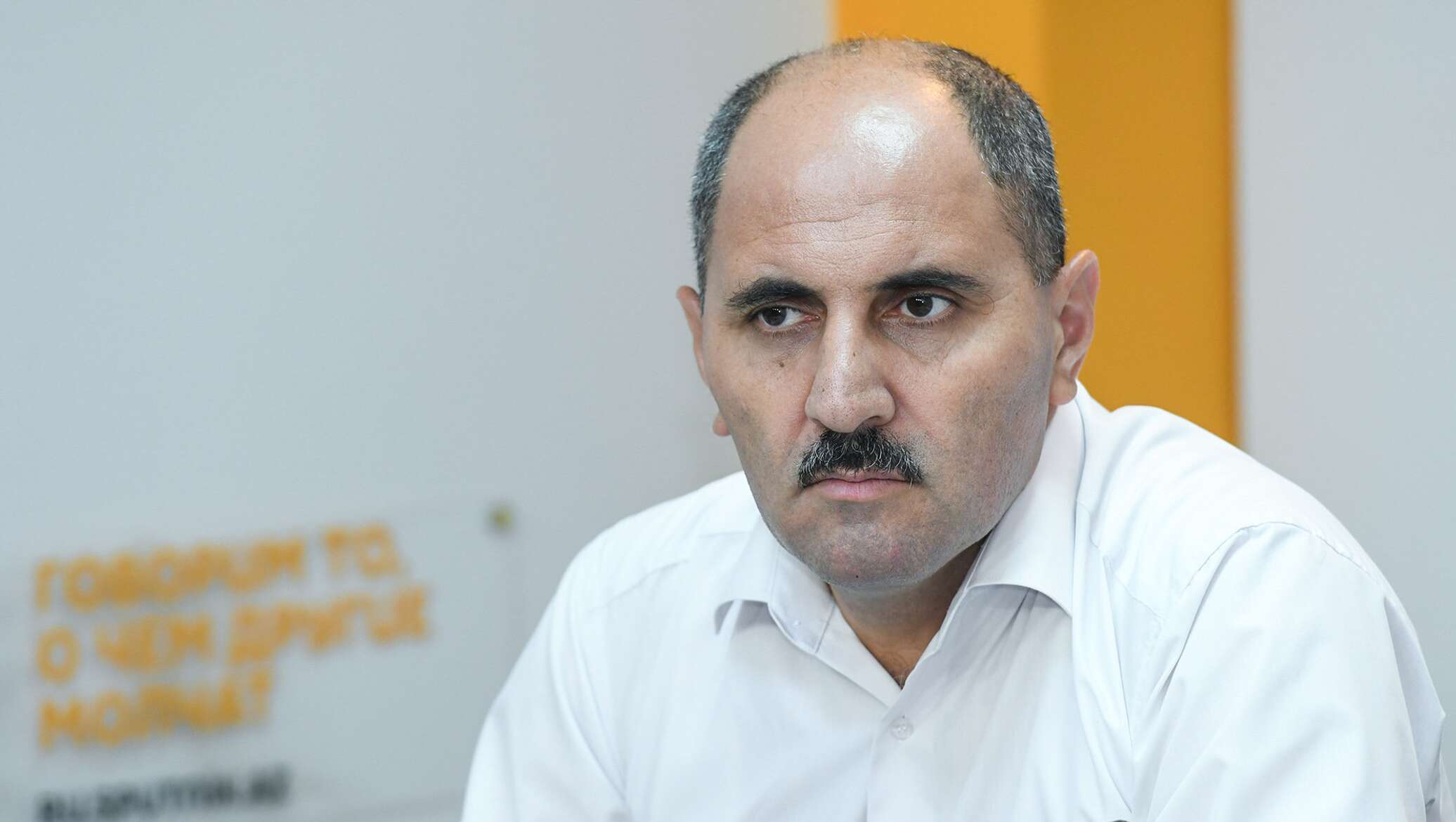 “Heç bir yerdə işə qəbul zamanı rus dili tələb olunmur, bu, manipulyasiyadır”