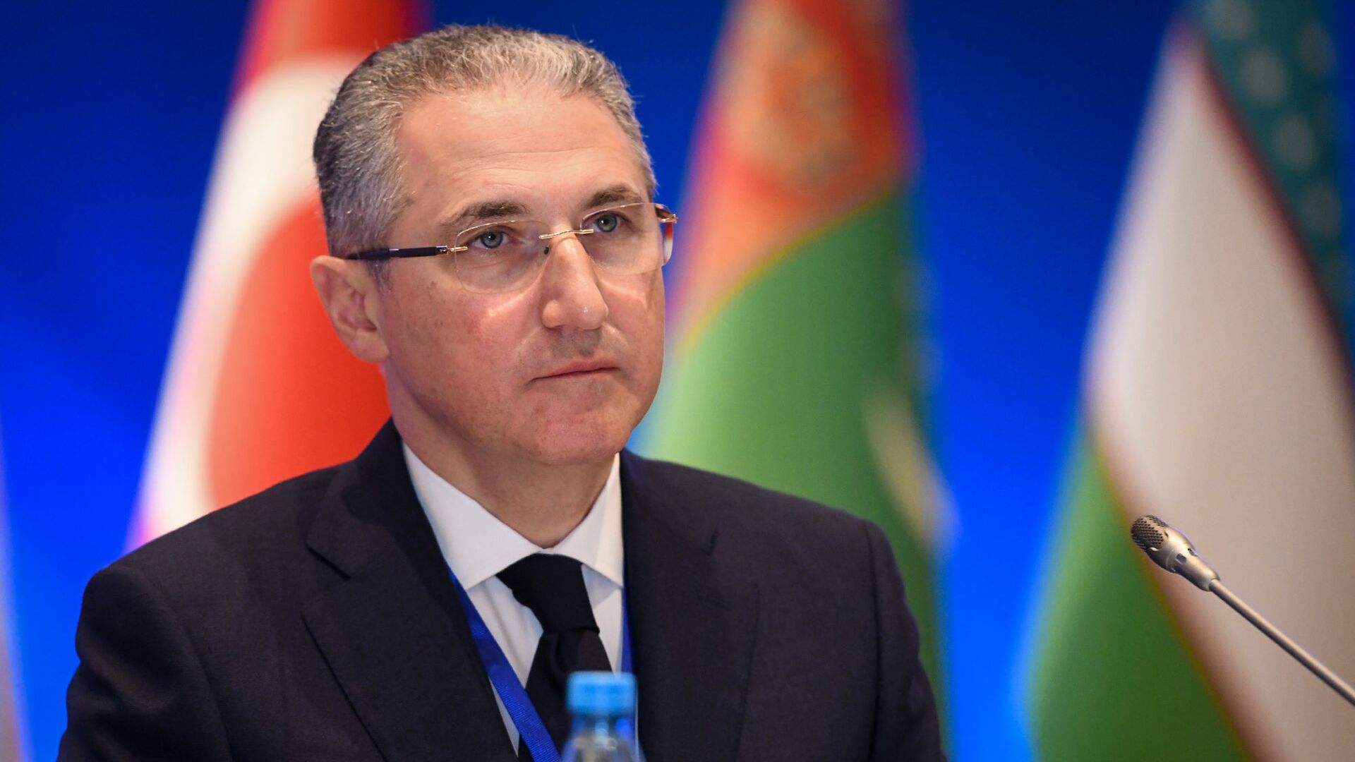 Muxtar Babayev vəzifəsindən azad olundu