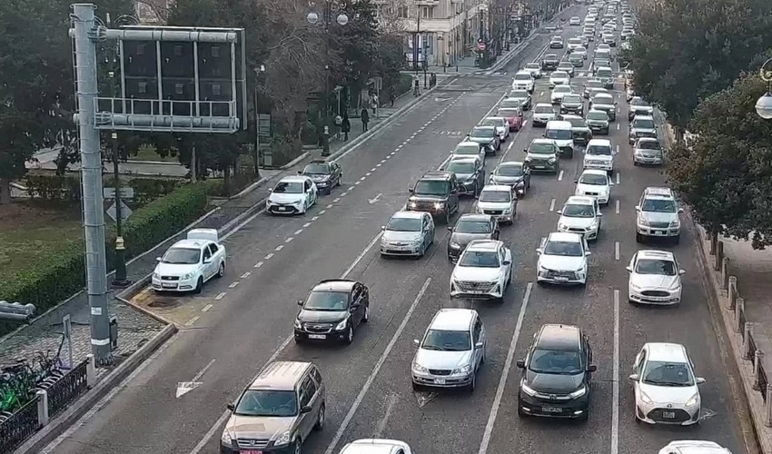 Bakının bu yollarında sıxlıq var - SİYAHI