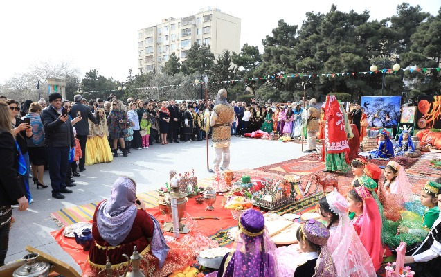 Martda neçə gün evdəyik?