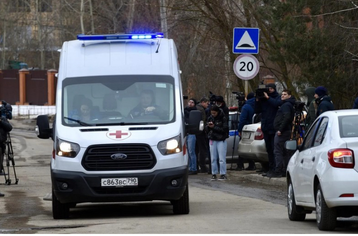 Moskvada ticarət mərkəzində silahlı insident olub, yaralananlar var