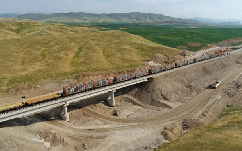 Horadiz-Ağbənd dəmir yolu xəttində ötən il görülmüş işlər açıqlanıb