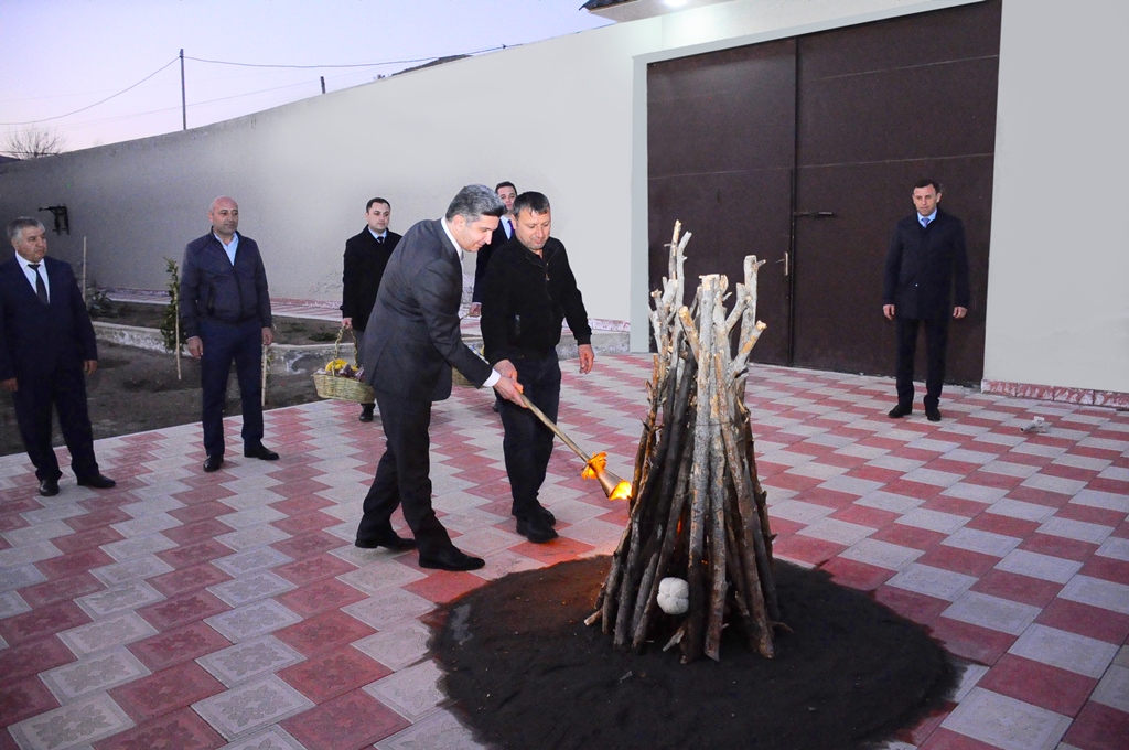 Naftalanda Şəhid ailələri ilə birgə Novruz tonqalı yandırılıb - FOTOLAR