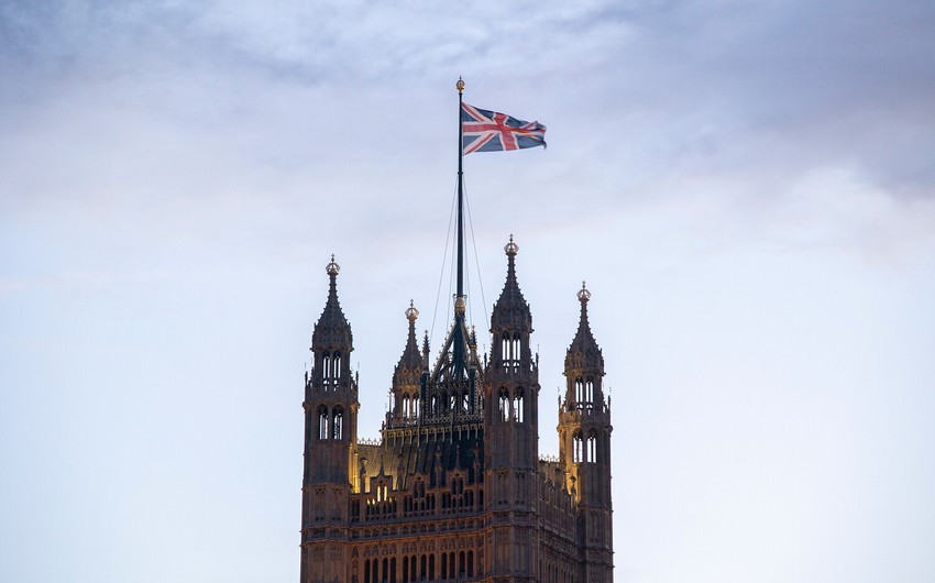 London miqrantların Balkan ölkələrinə göndərilməsi imkanlarını araşdırır