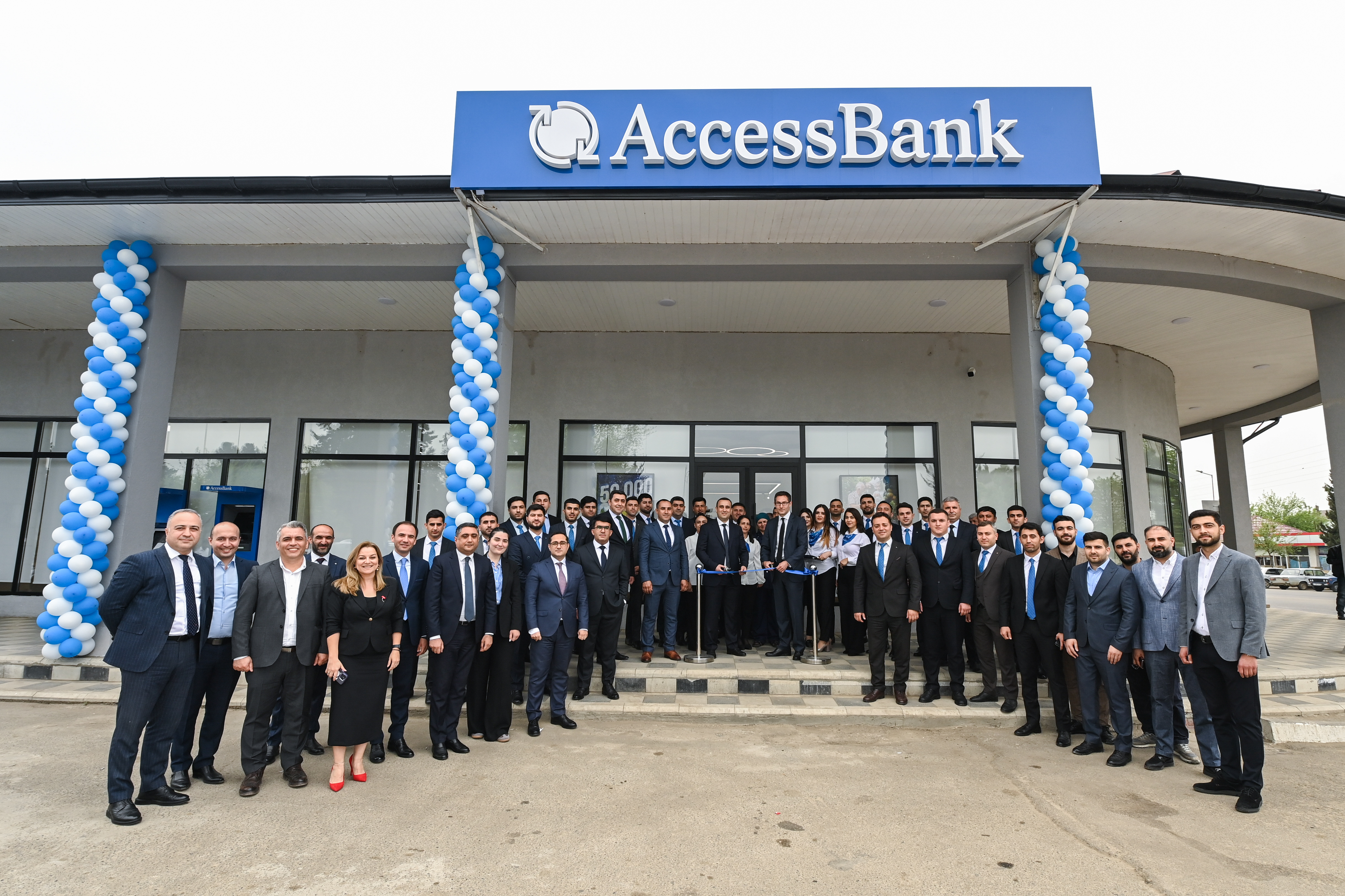 AccessBank-ın yeni konseptli filialı artıq Cəlilabadda!