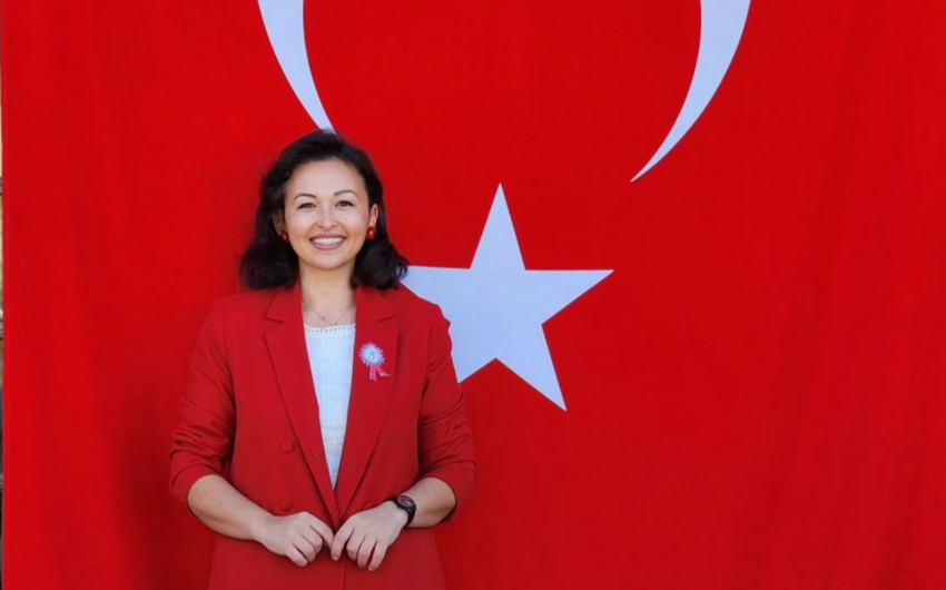 Azərbaycanla bağlı paylaşımları ilə məşhurlaşan türkiyəli müəllim: "Dərslikləriniz daha çətindir"