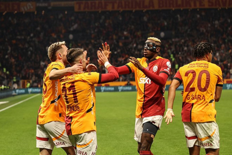 “Galatasaray” öz meydanında asan qələbə qazanıb