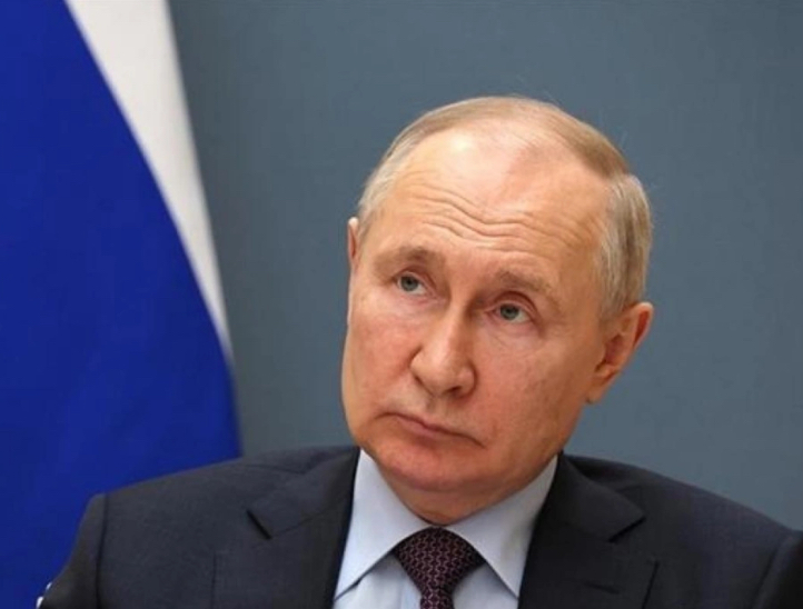Putin həyatında ilk dəfə nə vaxt diz çökdüyünü açıqladı