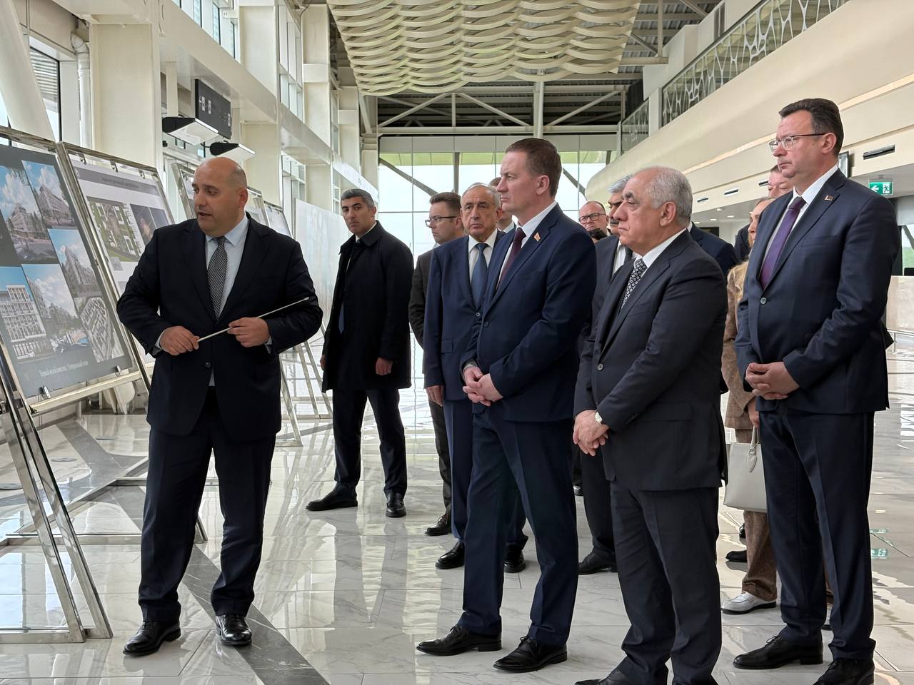 Belarusun Baş naziri Füzulidə aparılan quruculuq işləri ilə tanış olub - FOTO