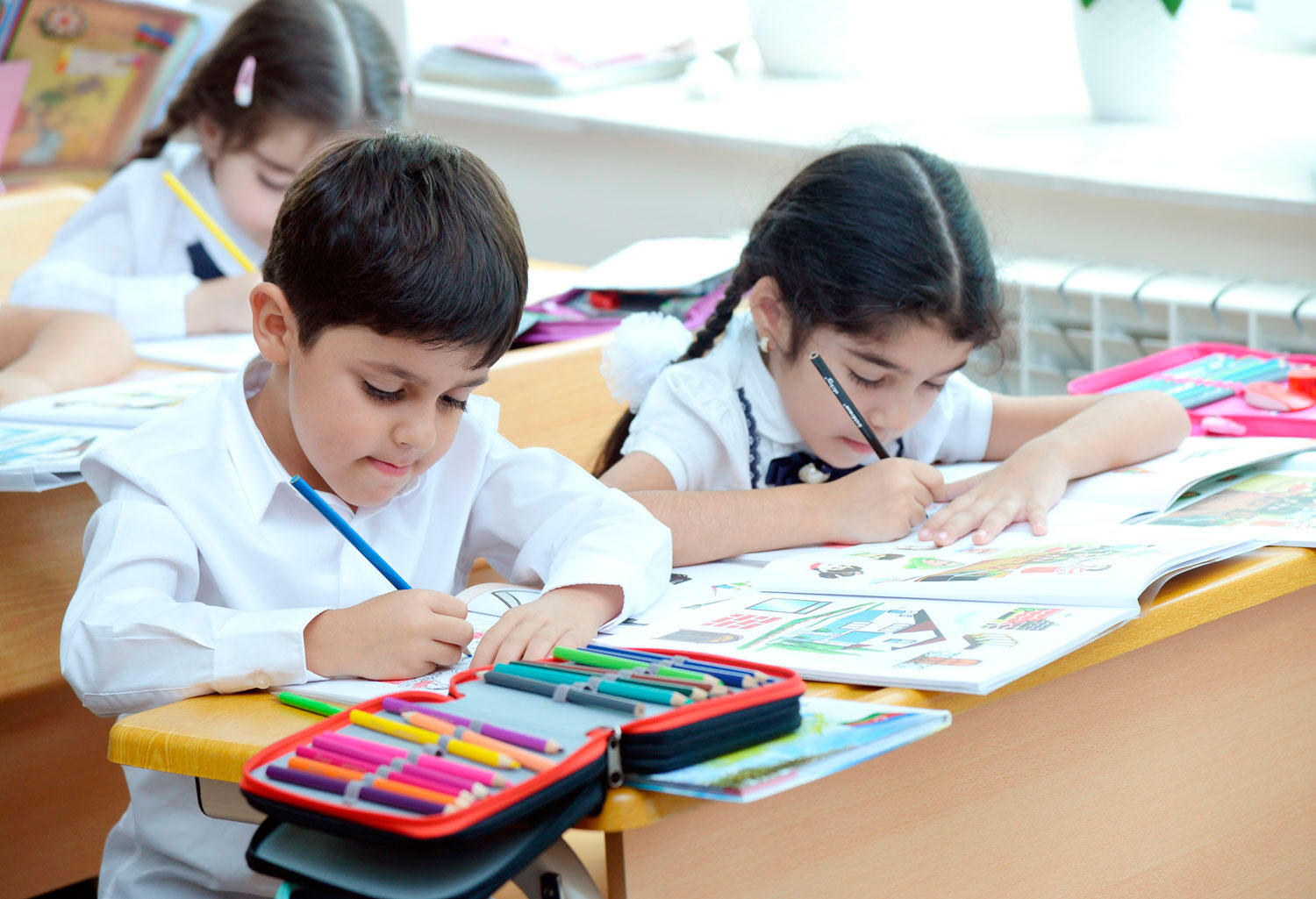 100 minə yaxın uşağın birinci sinfə qəbulu prosesi tamamlanıb