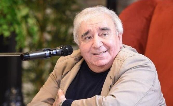 Ramiz Rövşənə Prezidentin fərdi təqaüdü verildi