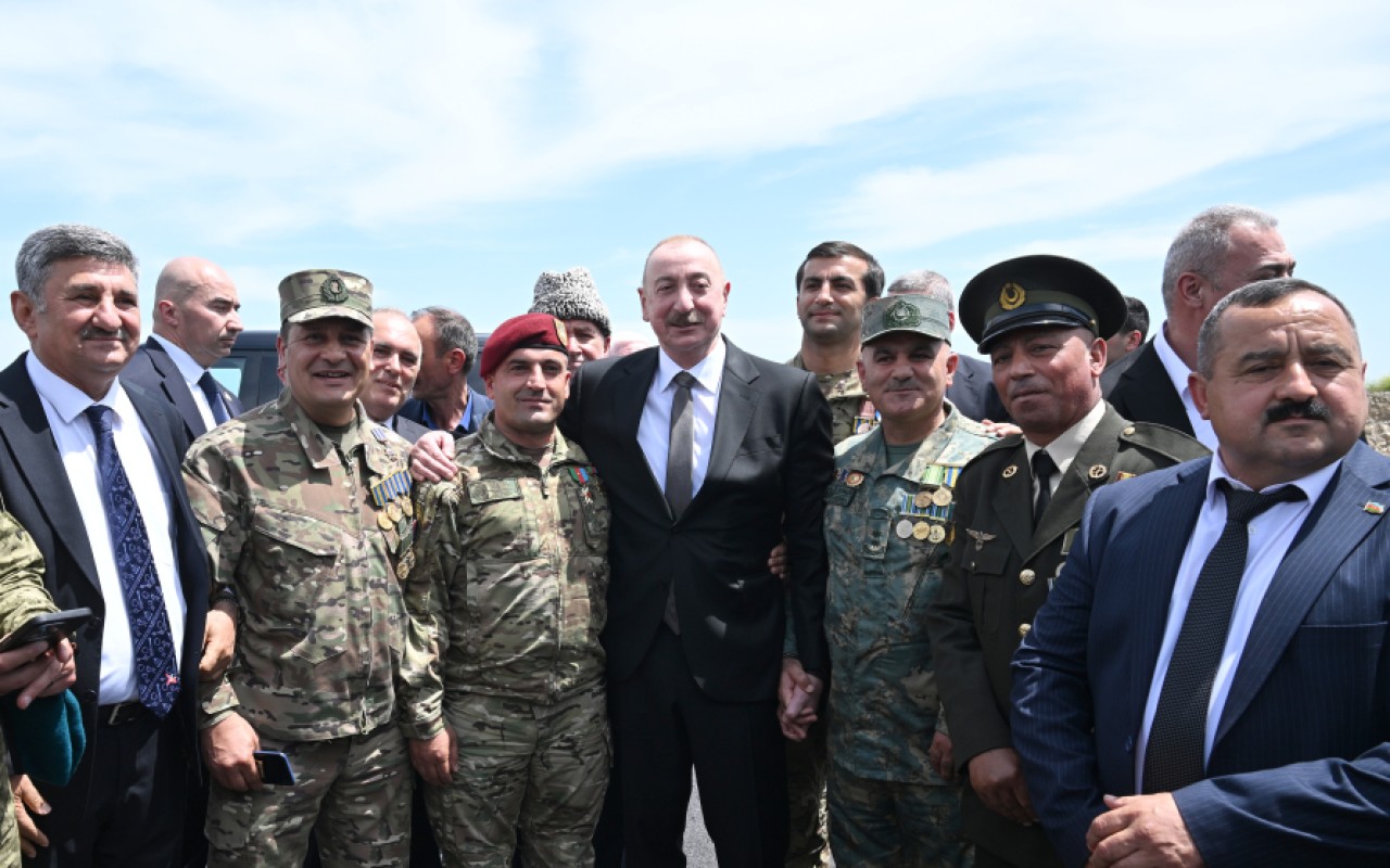 Prezident: Vətən müharibəsi həm peşəkarlıq, həm qəhrəmanlıq, həm milli ruh salnaməsidir