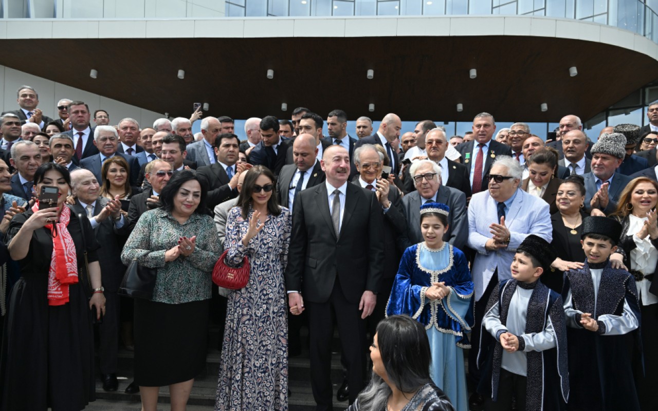 İlham Əliyevin sosial şəbəkə hesablarında Ağdam Muğam Mərkəzinin açılışından görüntülər paylaşıldı - VİDEO