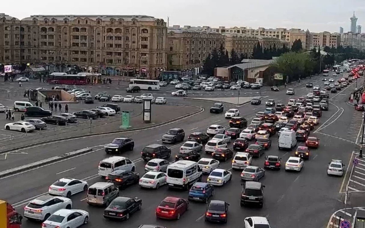 Bakıda bu yollarda sıxlıq var - SİYAHI