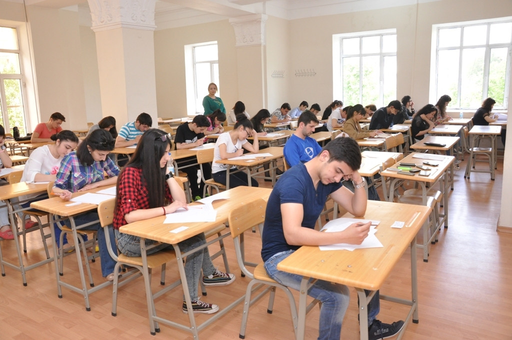 Azərbaycanda ali məktəbdə İLK