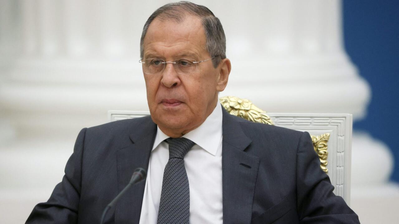 Lavrov: Zelenski yazıq adamdır