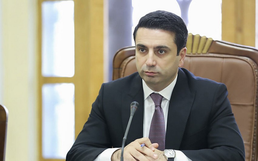 Simonyan: Ermənistan Rusiya hərbi bazasının ölkədən çıxarılması məsələsini müzakirə etmir