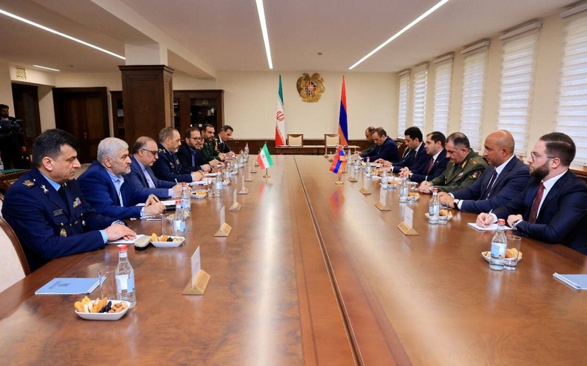 Ermənistan və İran müdafiə nazirləri regional təhlükəsizliyi müzakirə ediblər