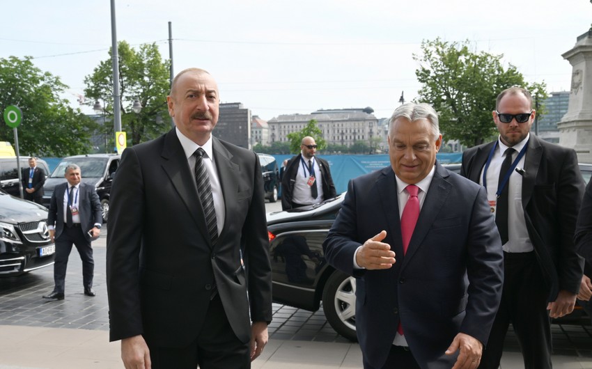 İlham Əliyev Budapeştdə TDT-nin Dövlət Başçıları Şurasının qeyri-rəsmi iclasında iştirak edir