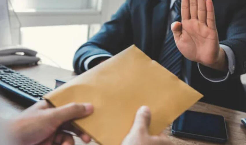 Bakıda Sağlamlıq Mərkəzinin direktoru kimlərdən rüşvət alıb? –FAKTLAR