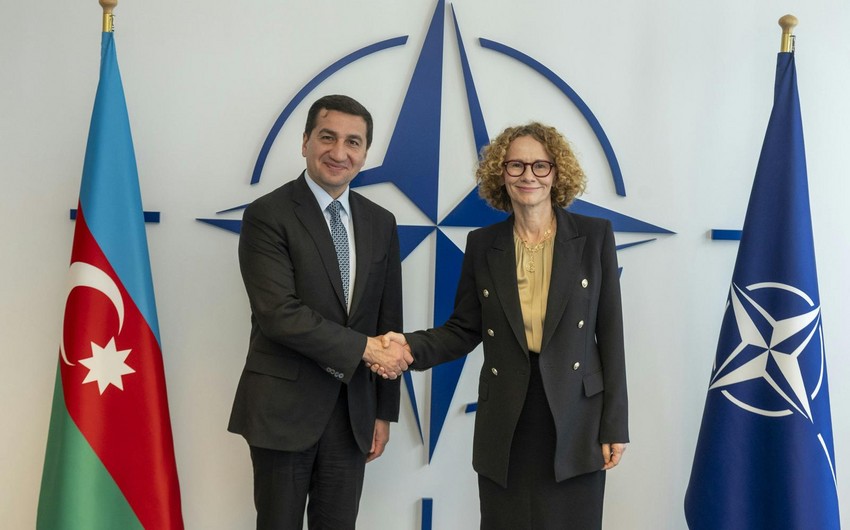 Hikmət Hacıyev NATO baş katibinin müavini ilə görüşüb