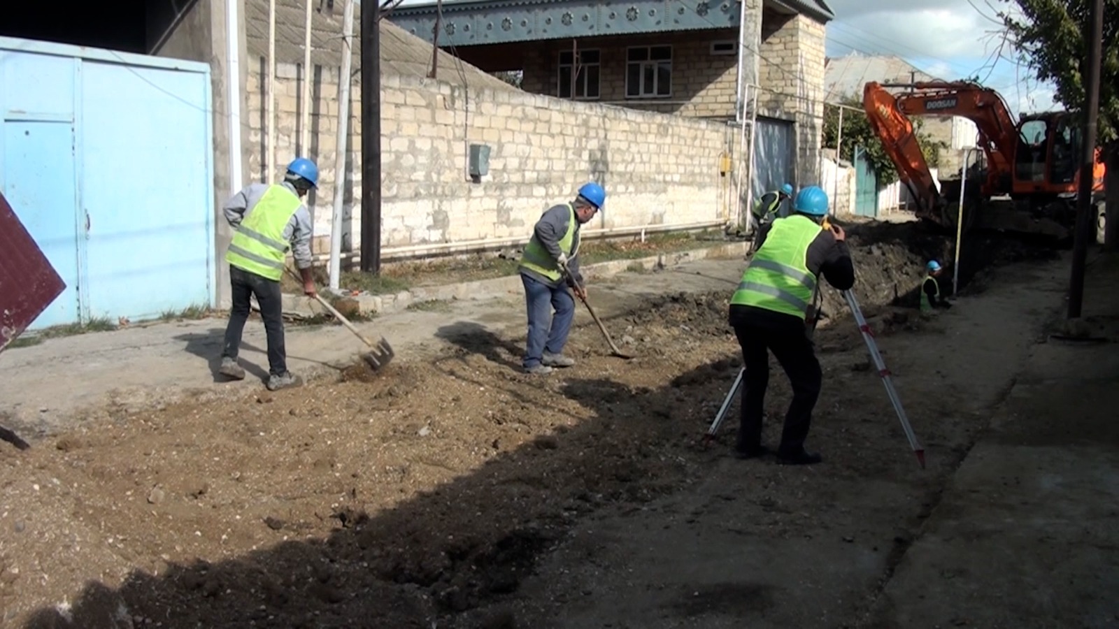 Şirvanda əhalinin su təchizatı belə həyata keçirilir - Videoreportaj