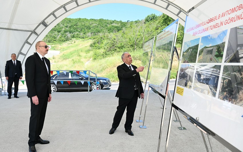 Prezident avtomobil yolundakı işlərlə tanış oldu - FOTOLAR
