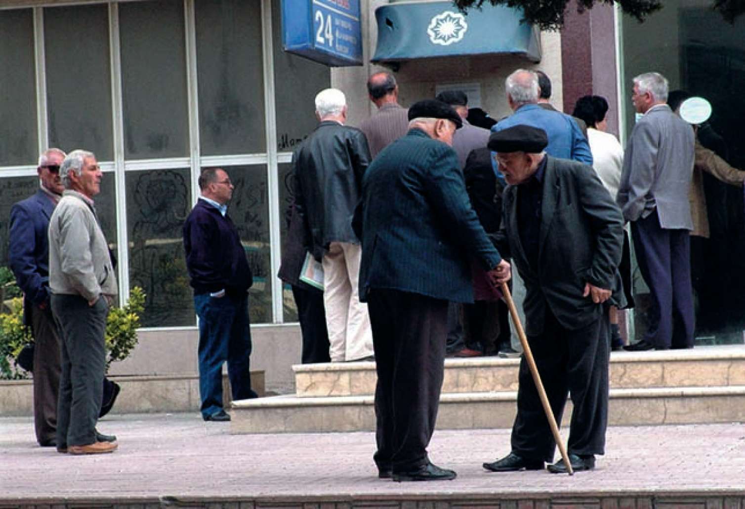 Bu şəxslər daha tez pensiyaya çıxa bilər - Deputatdan açıqlama