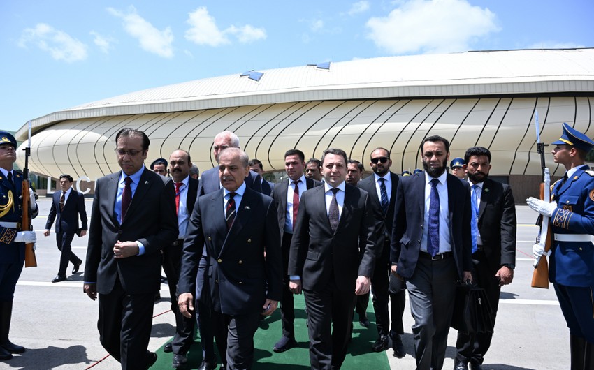 Şahbaz Şərifin Azərbaycana səfəri başa çatdı