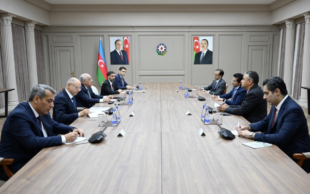 Əli Əsədov Pakistanın neft naziri ilə görüşdü