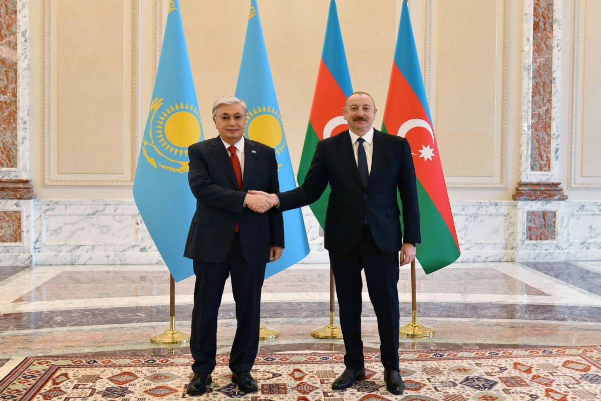 Prezident Tokayevi təbrik etdi