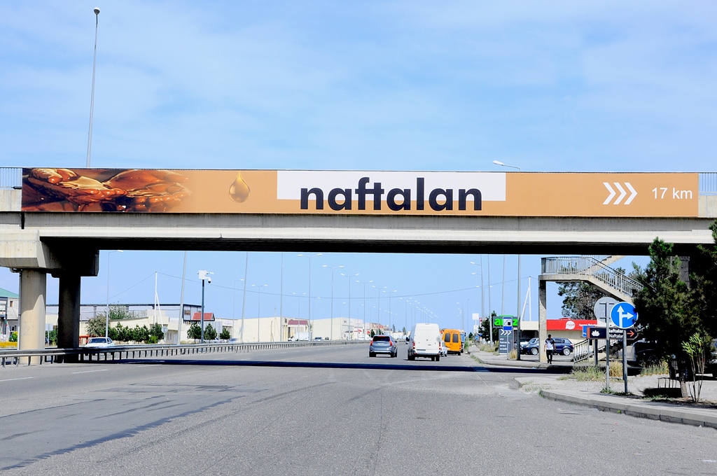 Naftalanda yeni istiqamətverici lövhələr quraşdırılıb - FOTOLAR