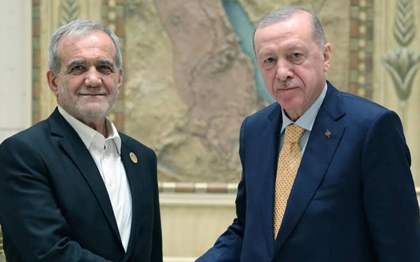Ərdoğanla Pezeşkian regional və qlobal məsələləri müzakirə edib