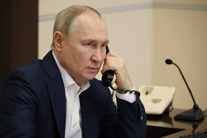 Putin Roma Papası ilə telefon danışığı aparıb