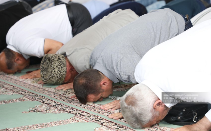 Təzəpir məscidində bayram namazı qılındı - FOTOLAR