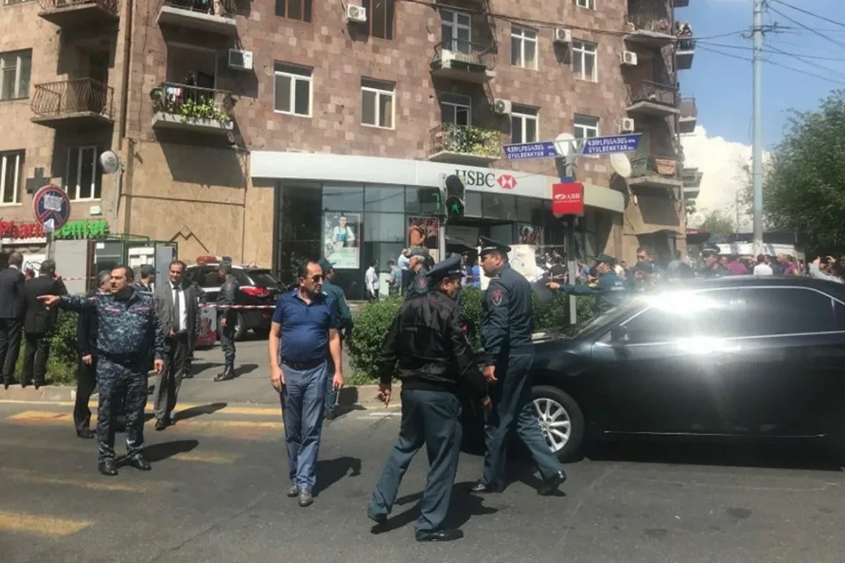 Ermənistanda atışma baş verib, yaralılar var