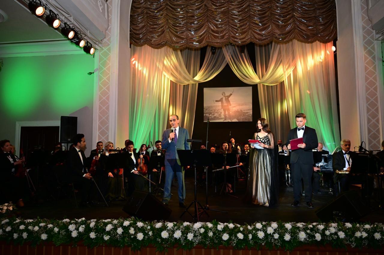 Mahnı Teatrında Rəşid Behbudovun xatirə otağı yaradıldı