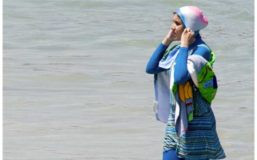 Suriyada qadınlara çimərliklərdə burkini geyinmək tövsiyə edilib