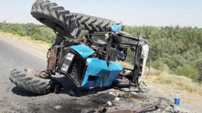 Yardımlıda traktor aşıb, sürücü ölüb